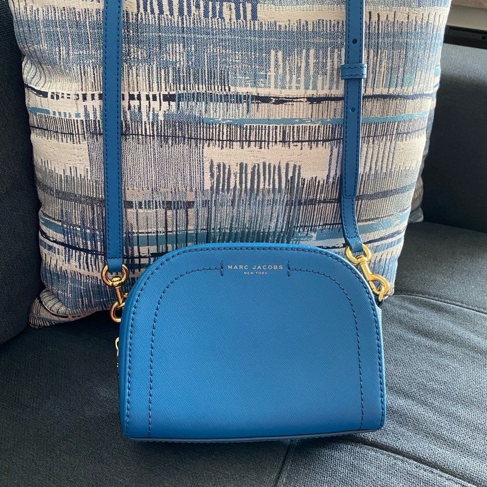 Marc Jacobs aqua blue crossbody purse.